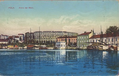 Pola: Arena dal mare