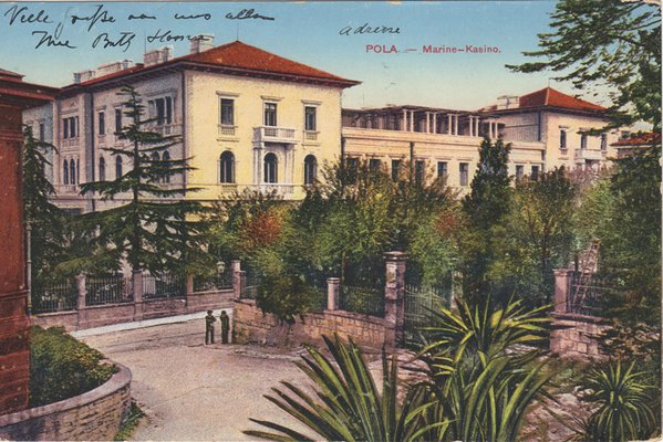 Pola : Marine-Kasino