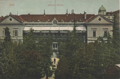 Pola : Marine-Kasino