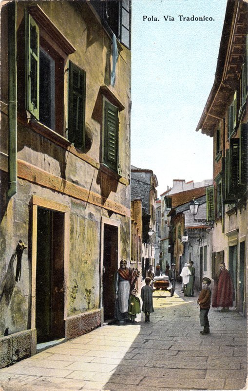 Pola : Via Tradonico